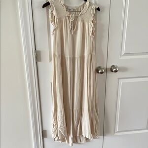 LOFT cream sleeveless tiered maxi dress women’s size M